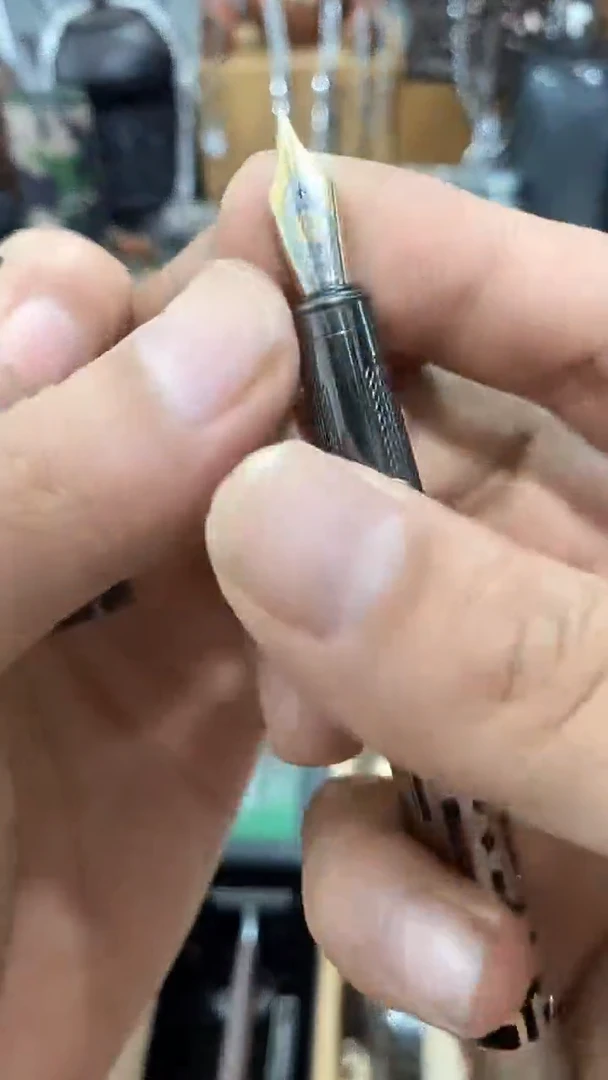 瓷片闪购商品  如图所示