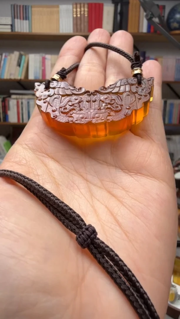 未镶嵌颈饰琥珀仿古玉璜吊坠