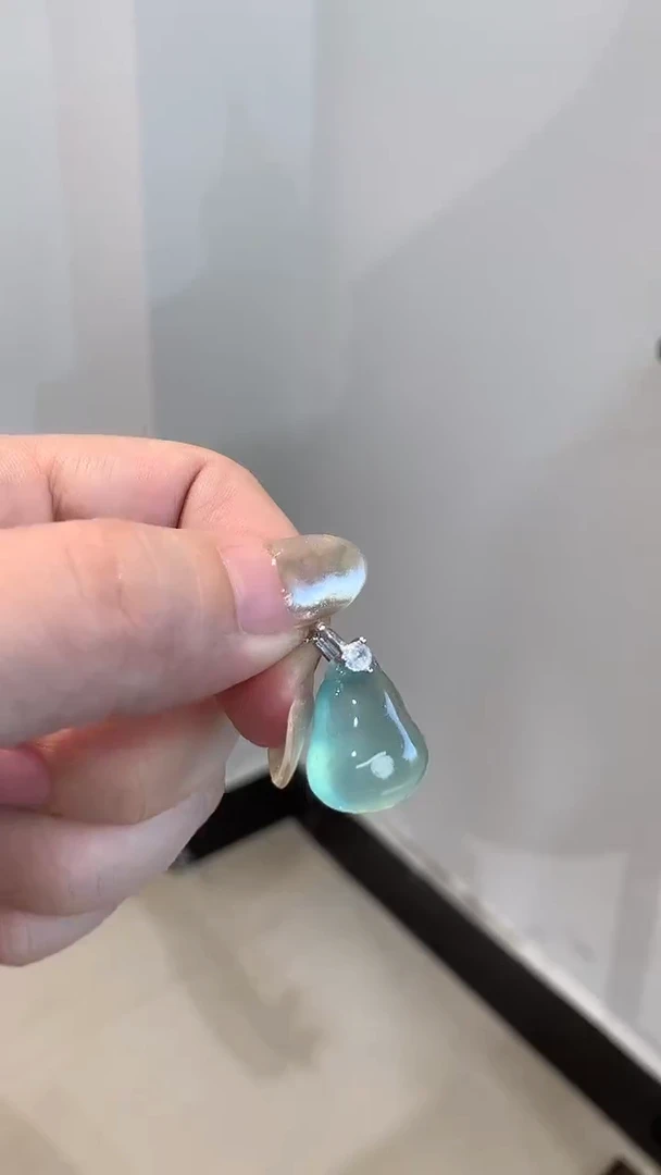 未镶嵌蛇纹石玉颈饰福瓜不带链子