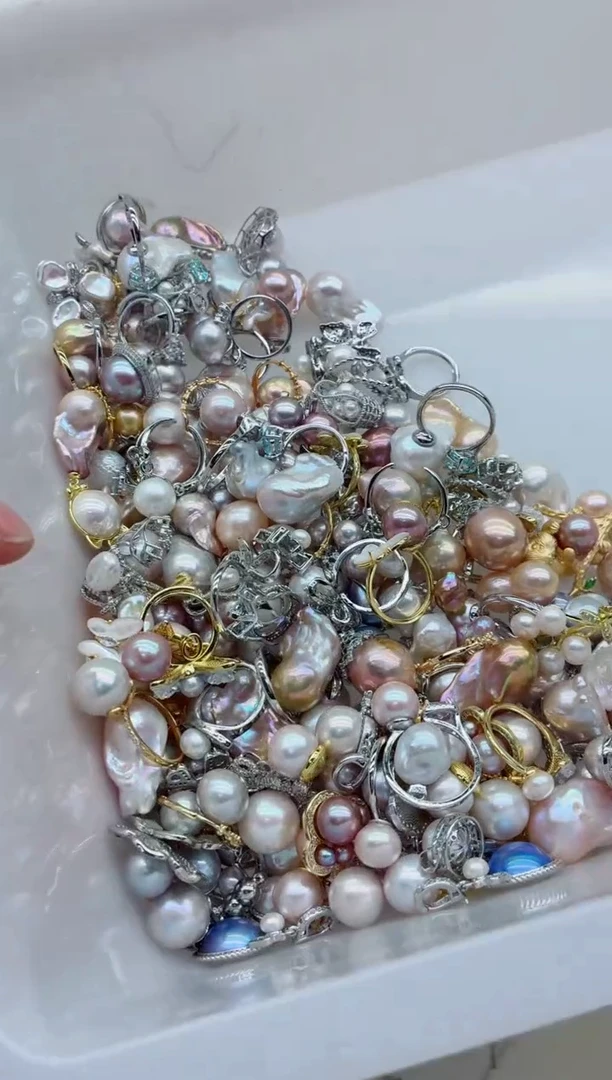 淡水珍珠合金吊坠(不含链)多样性发其一，非无暇