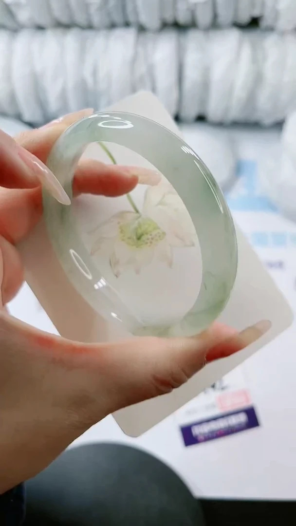 【闪购商品】石英质玉手镯未镶嵌多样性发货V542