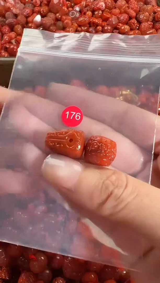 颈饰未镶嵌南红玛瑙1