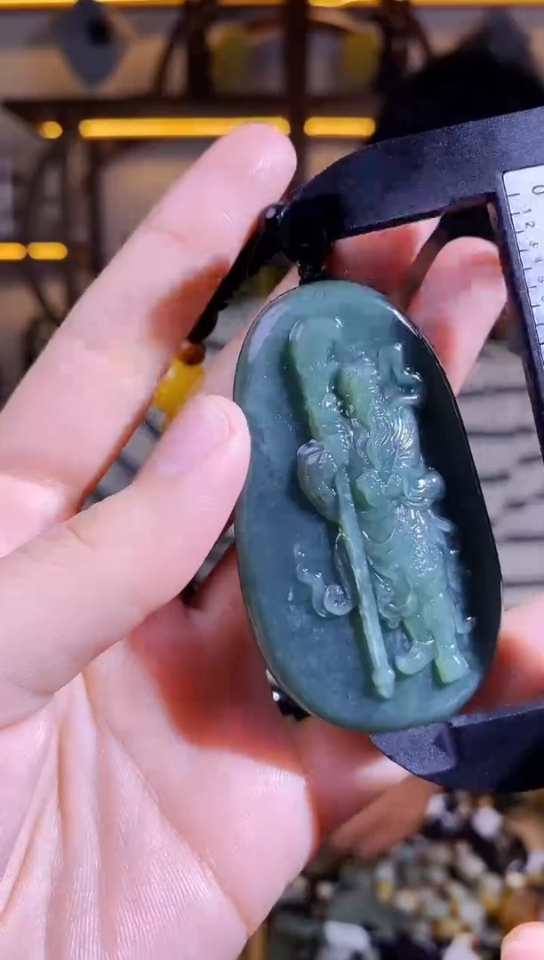 和田玉未镶嵌颈饰1