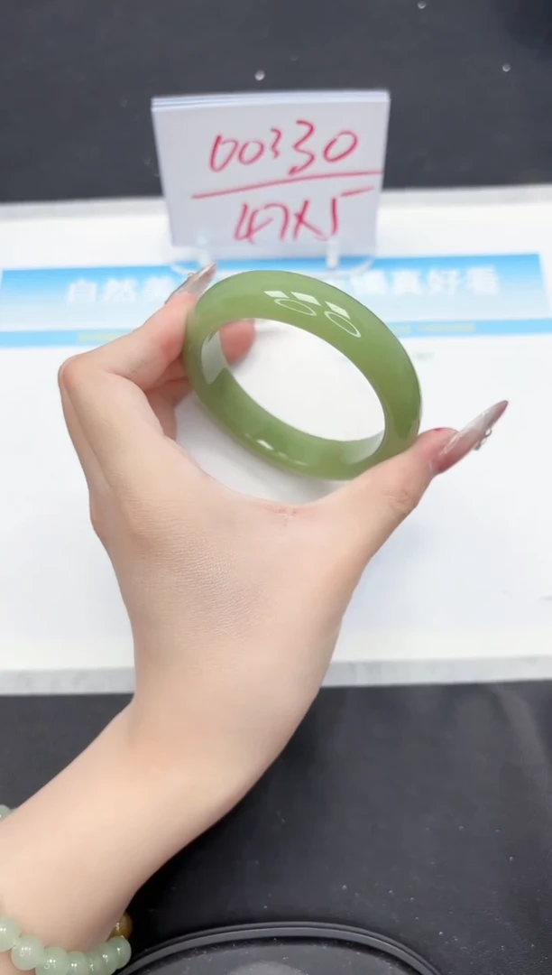 【闪购商品】石英质玉手镯未镶嵌136-58