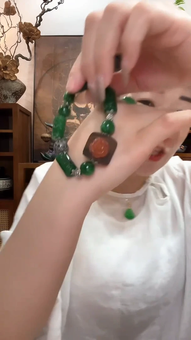 吊坠(赠链)合金翡翠280