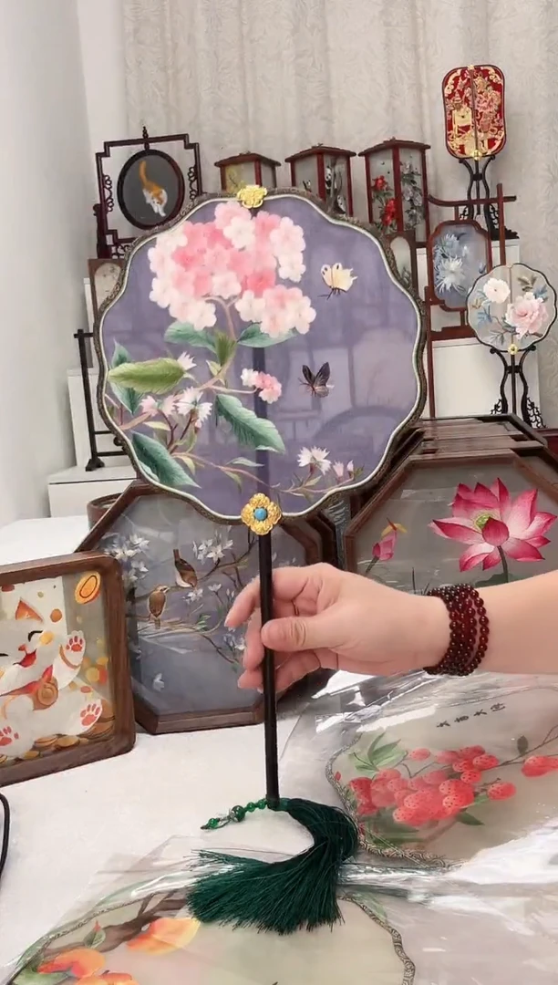 扇子苏绣作品手工摆台