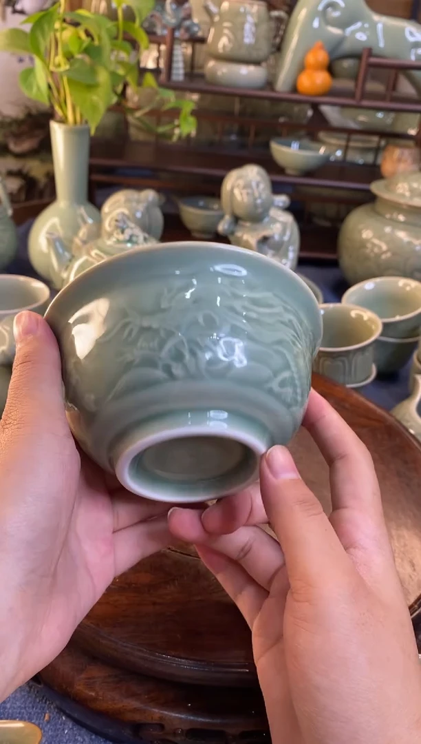 b000026微瑕4.7龙纹碗1只特价