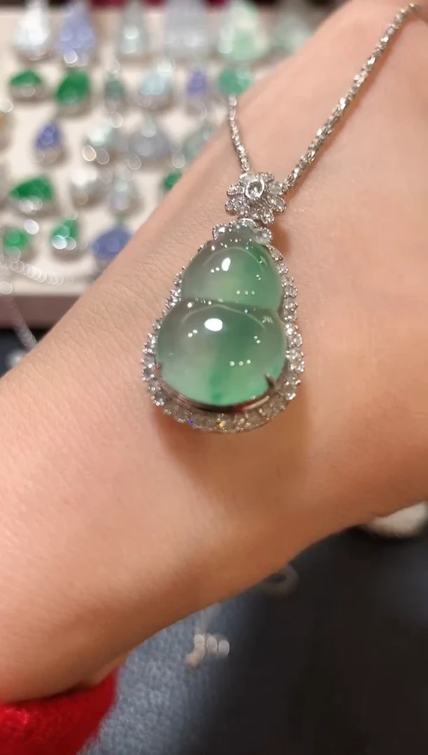 吊坠(不含链)18K金镶嵌翡翠n64