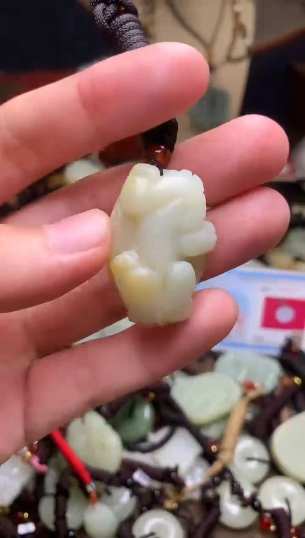 颈饰未镶嵌和田玉新疆料青海料清水和田玉吊坠