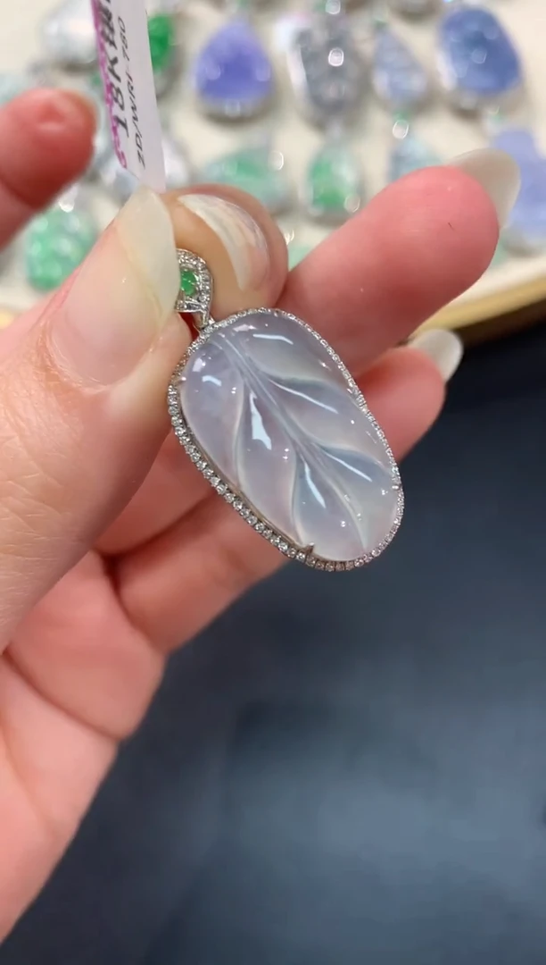 【闪购商品】翡翠吊坠(不含链)18K金镶嵌A90|3800