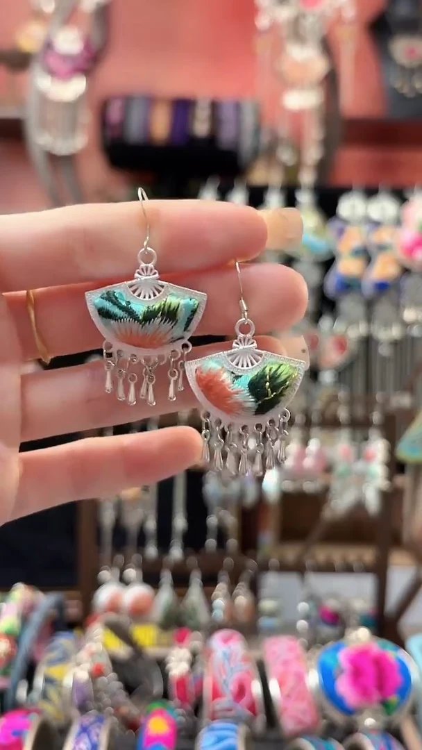 织绣 云织谣民族风精美饰品   48