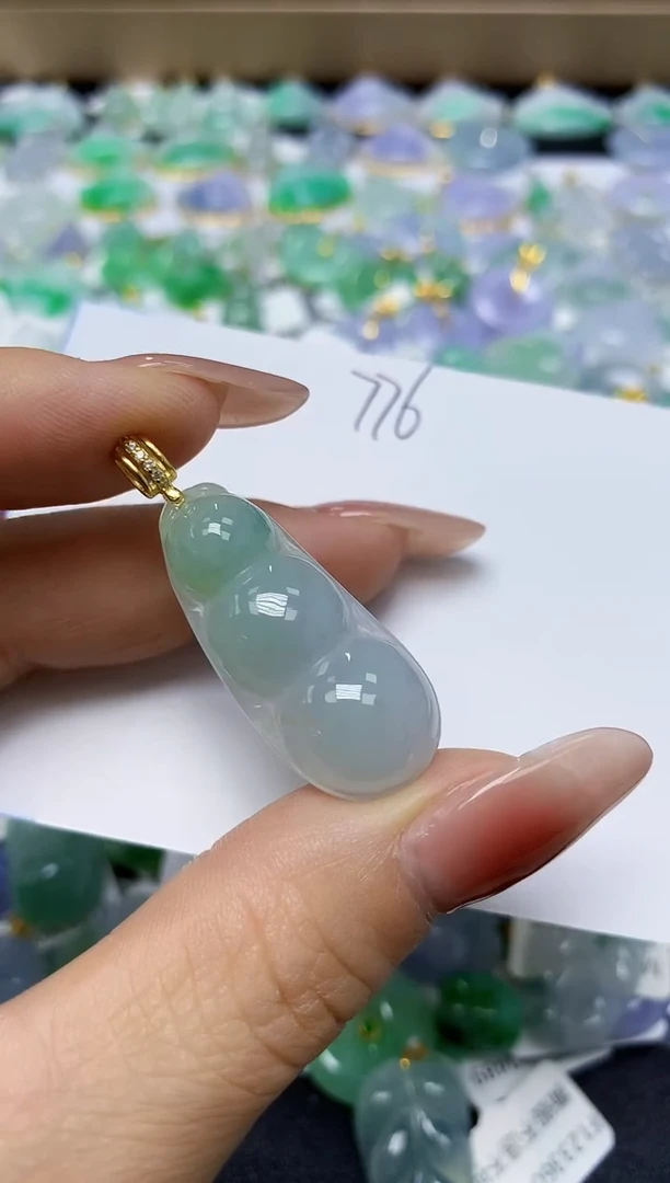 翡翠未镶嵌颈饰 天然缅甸翡翠A货