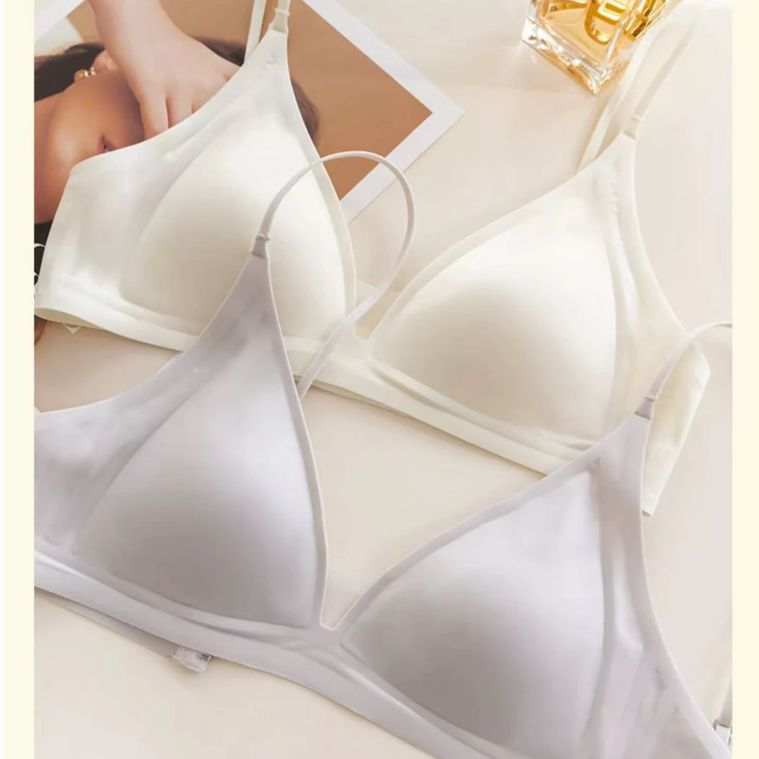 裸感无痕光面内衣轻奢网纱拼接三角杯小胸聚拢无钢圈调整型文胸罩