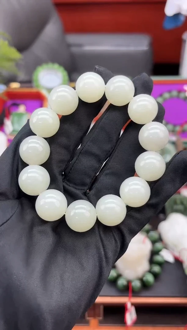 未镶嵌手串和田玉董小姐推荐 多样性发货 拍一发一hs18
