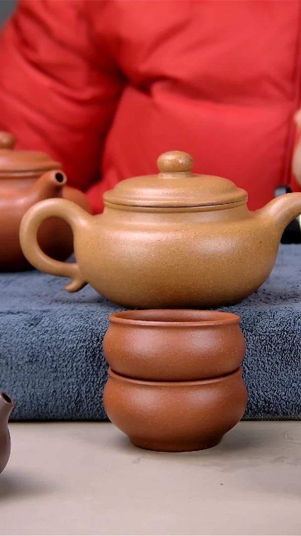 【闪购商品】紫砂茶壶仿古梨皮黄段240