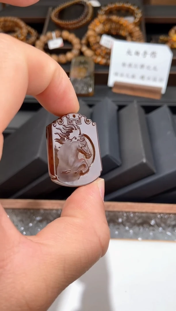 【闪购商品】琥珀颈饰未镶嵌马牌