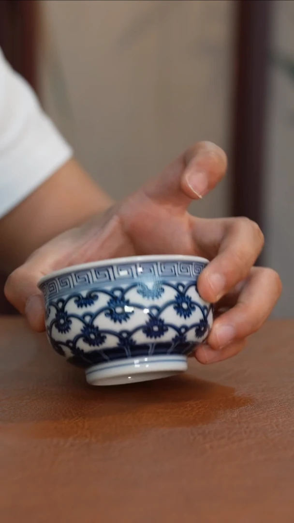 杯子御景双钩莲炉式杯