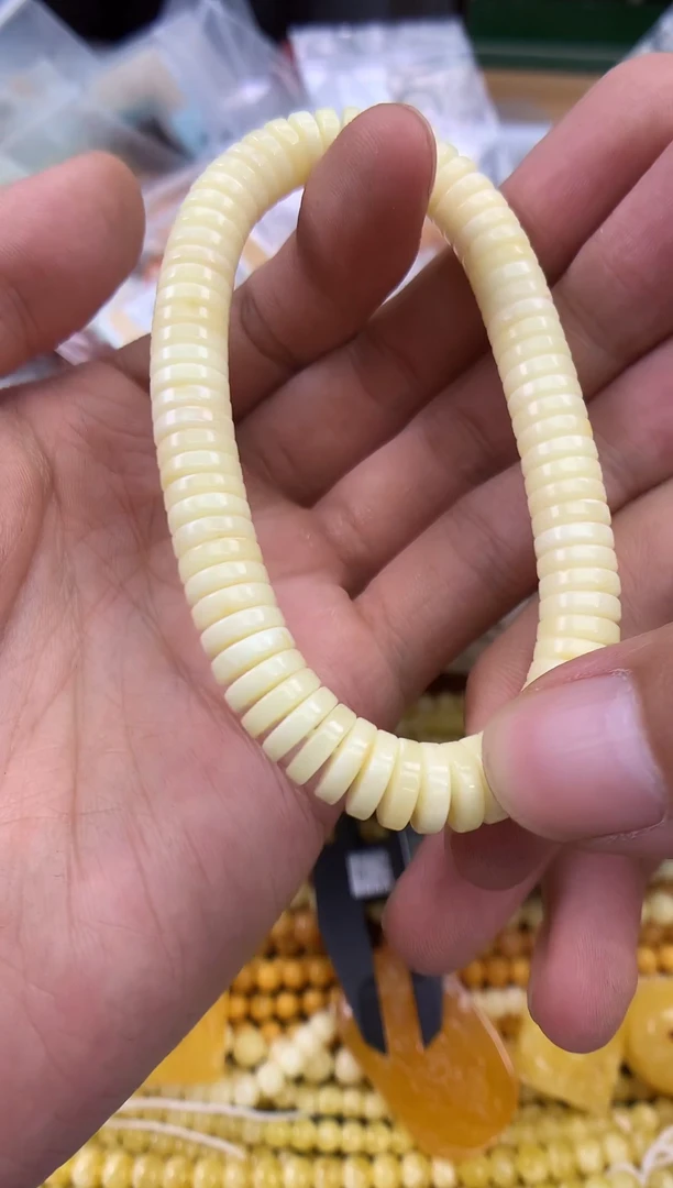 裸石蜜蜡未镶嵌手串