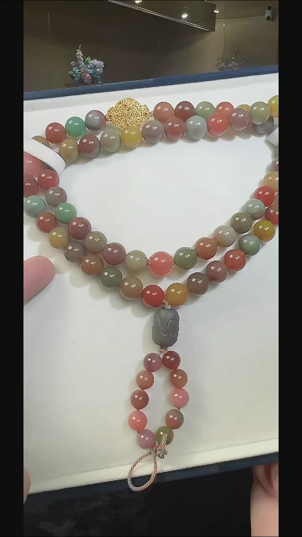 18K金镶嵌项链玛瑙/玉髓盐源