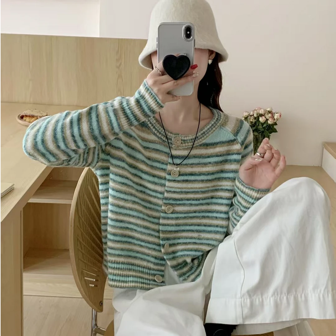 轻奢羊毛宽松彩虹条纹开衫女毛衣针织衫外套显瘦轻柔圆领毛茸茸仙