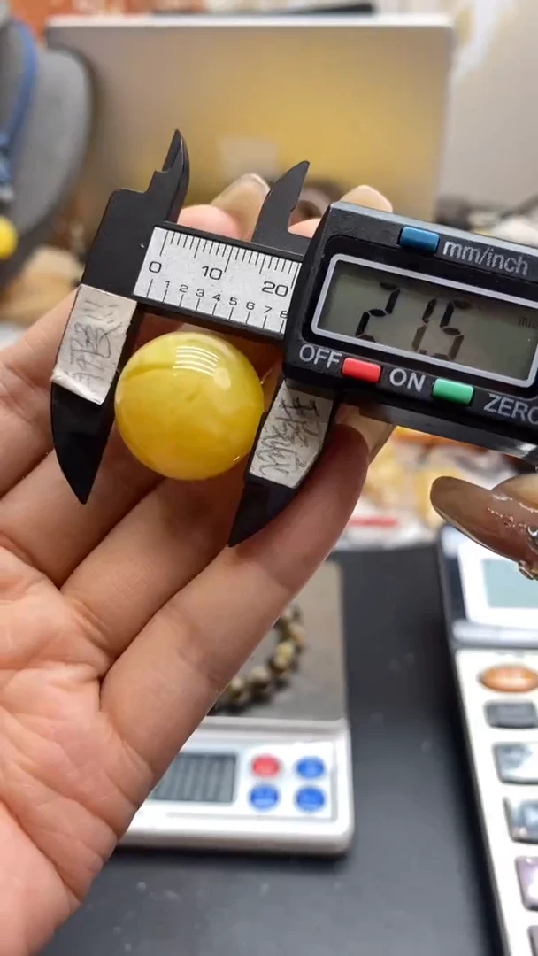 琥珀未镶嵌珠宝奇石2470