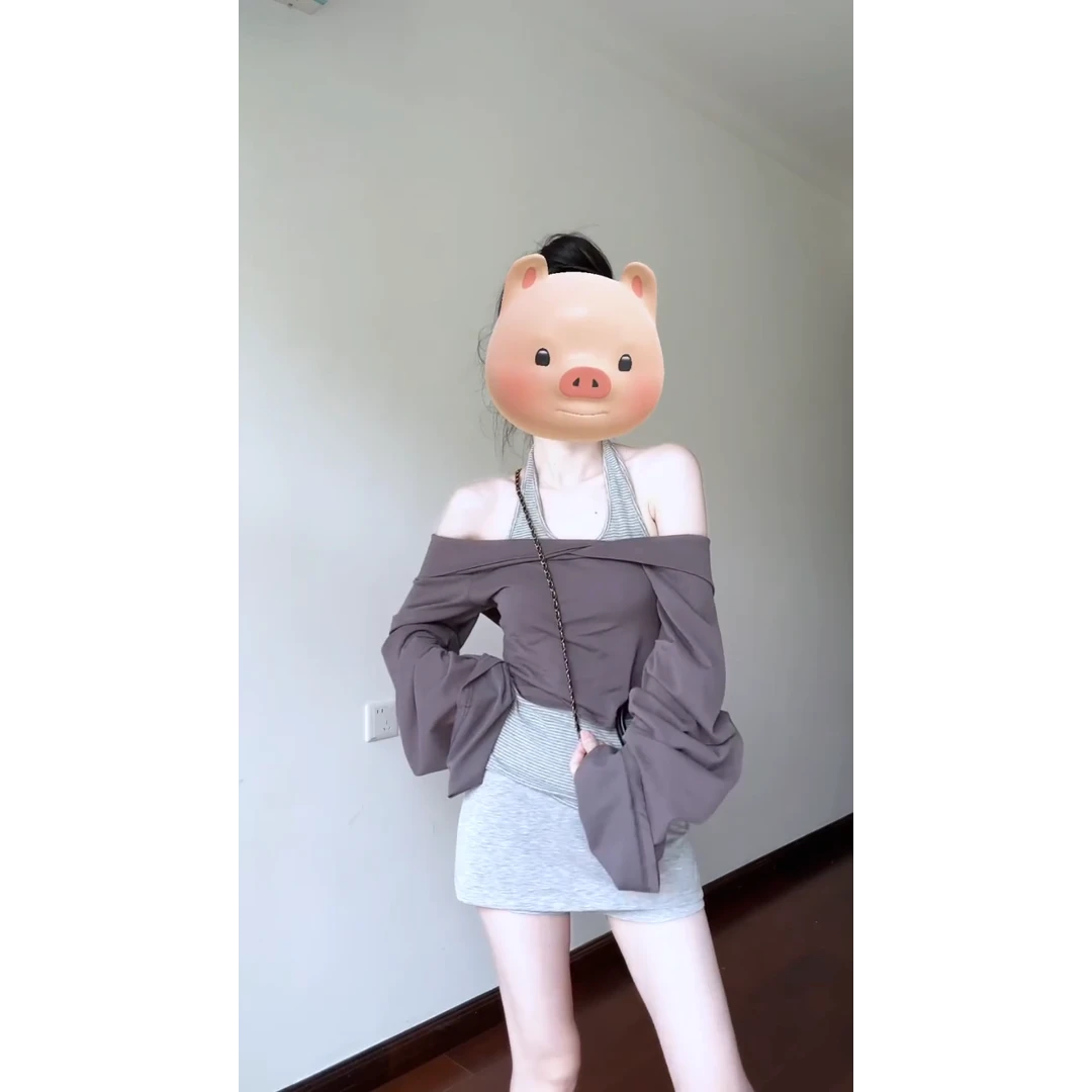 MARIE.COCO小众设计感不规则假两件露肩挂脖上衣女高腰短裙两件套