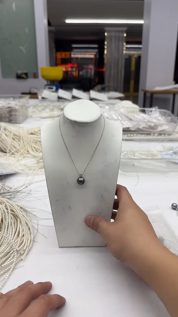 未镶嵌吊坠(赠链)海水珍珠10-11mm