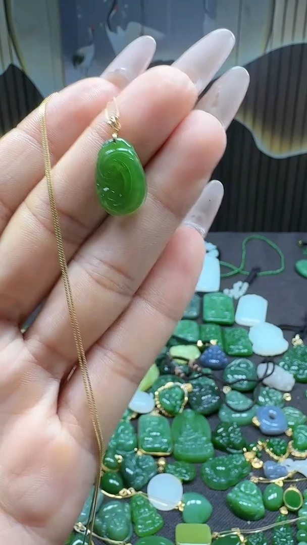 和田玉18K金镶嵌吊坠(不含链)1