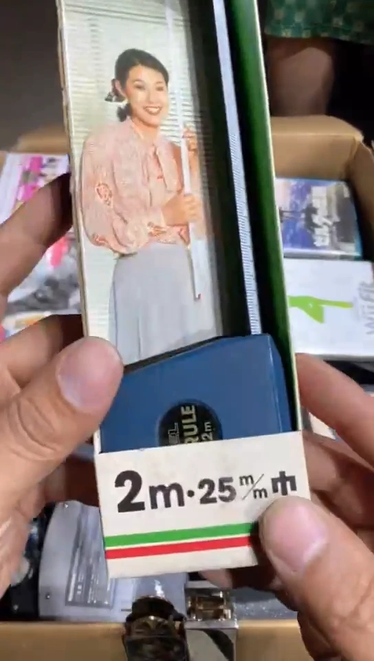 8新中古商品，瑕疵品，不保好坏。447