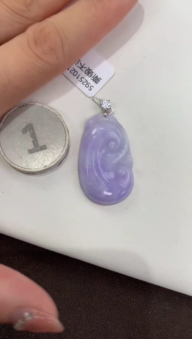 颈饰18K金镶嵌翡翠天然缅甸a货翡翠(多样性发其一)