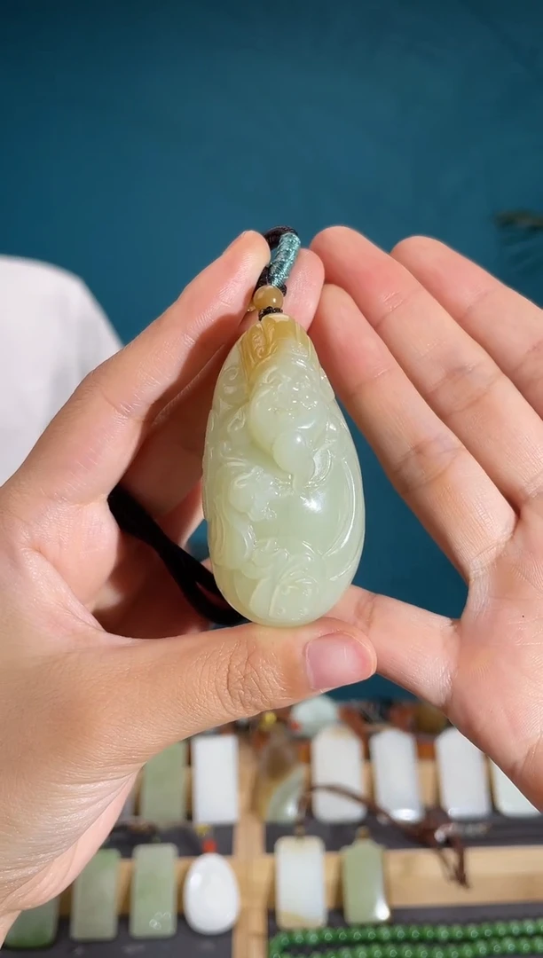 颈饰未镶嵌和田玉1