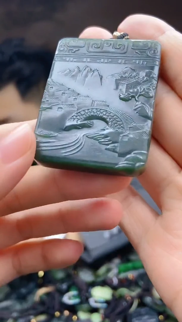 颈饰未镶嵌和田玉1