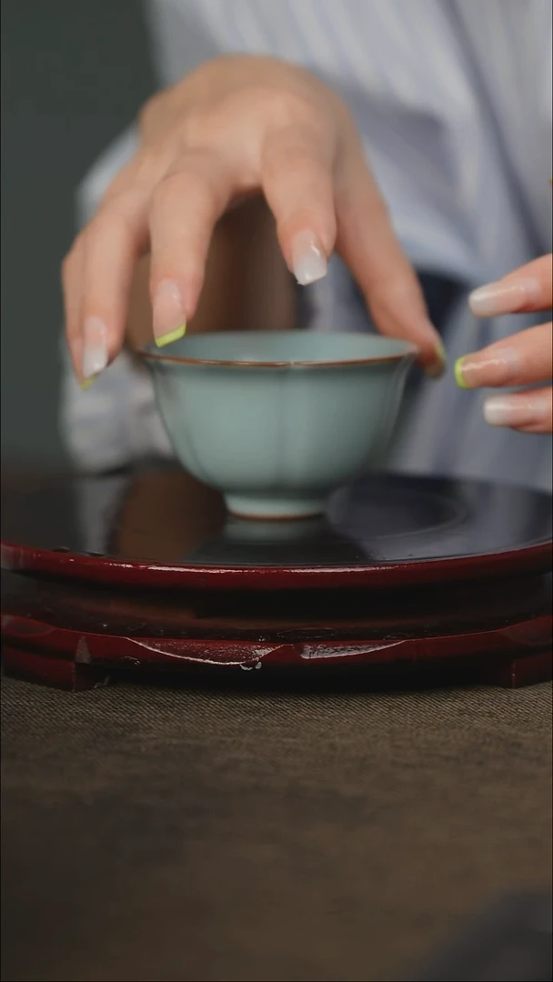 微微瑕 花朵杯 无底款