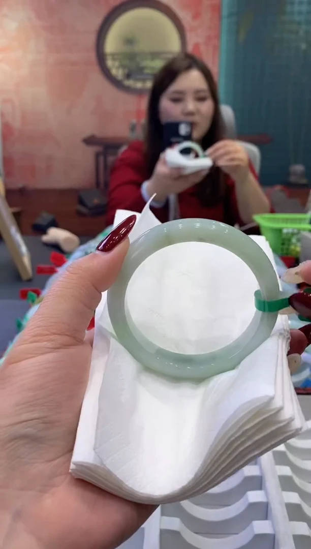 【闪购商品】翡翠手镯未镶嵌多人000161