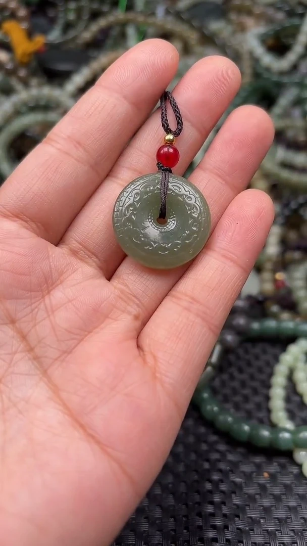 颈饰未镶嵌和田玉1