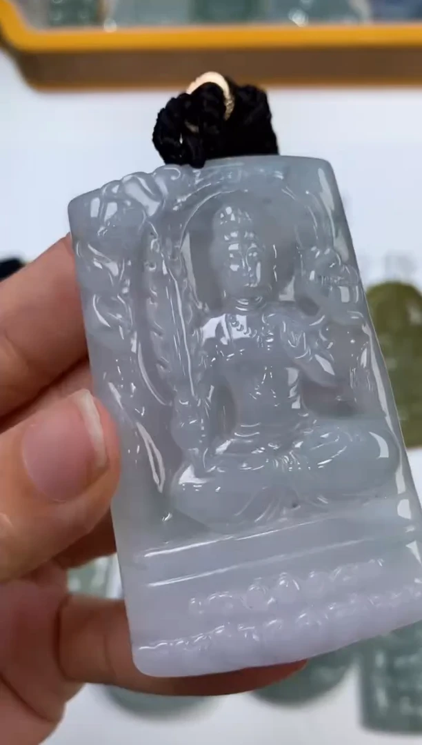 未镶嵌挂件翡翠302730    多人