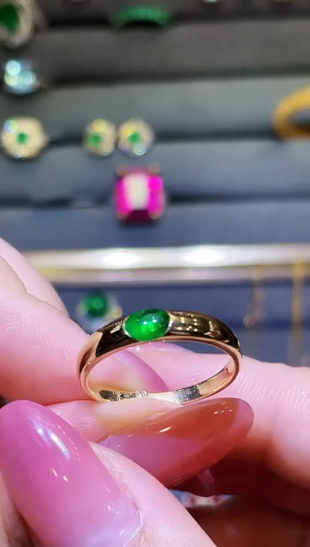 18K金镶嵌戒指祖母绿0.45CT