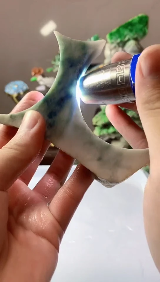 翡翠未镶嵌颈饰不**神天然A货翡翠