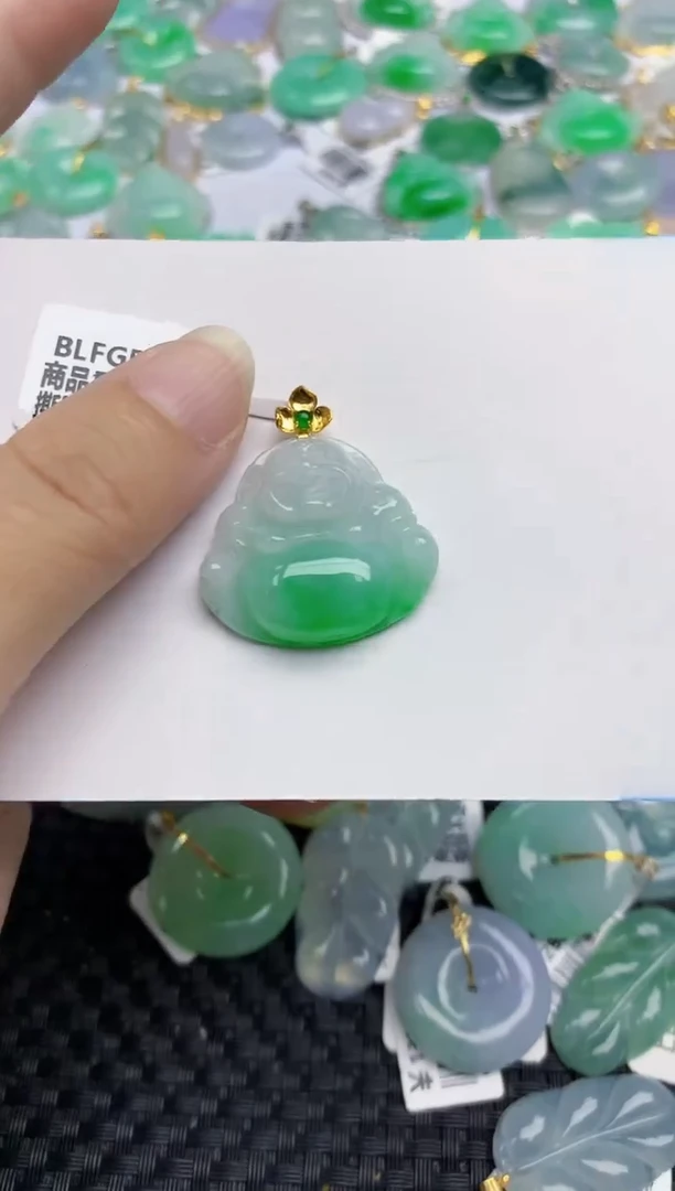 翡翠18K金镶嵌颈饰天然翡翠A货