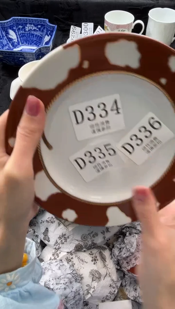 瓷片杜*妞       D337
