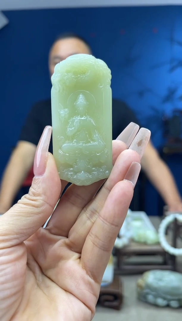 和田玉未镶嵌颈饰1