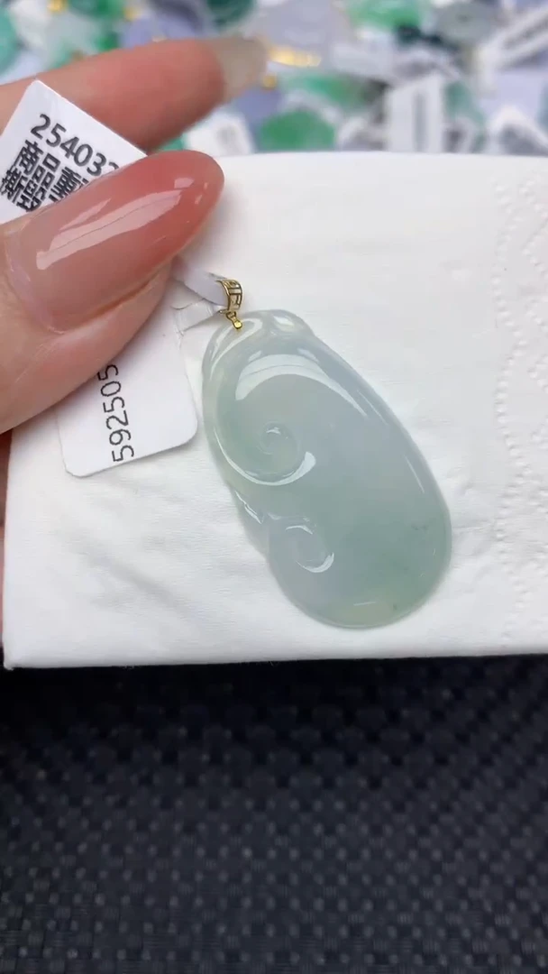 翡翠18K金镶嵌颈饰天然翡翠a货