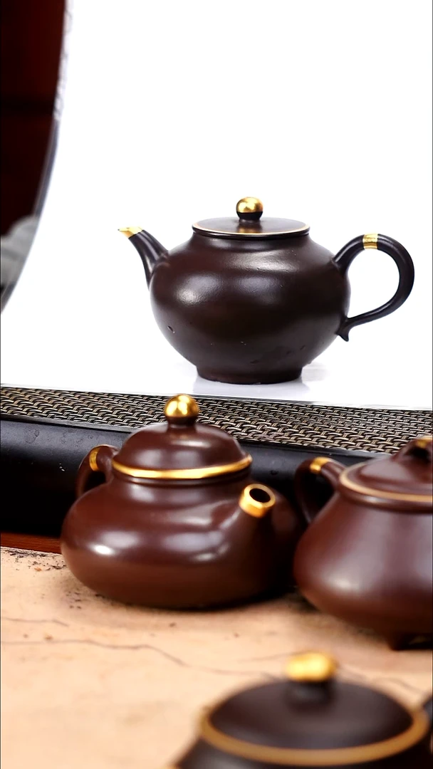 茶壶紫砂四号井茄皮紫泥描金新款宫灯150cc