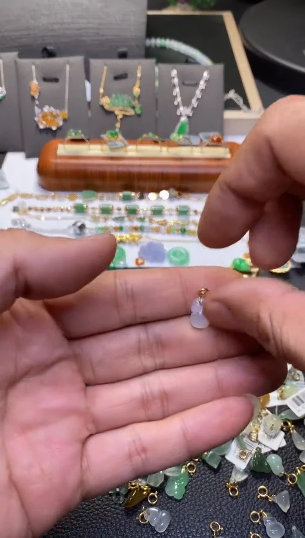 翡翠18K金镶嵌颈饰净货39639