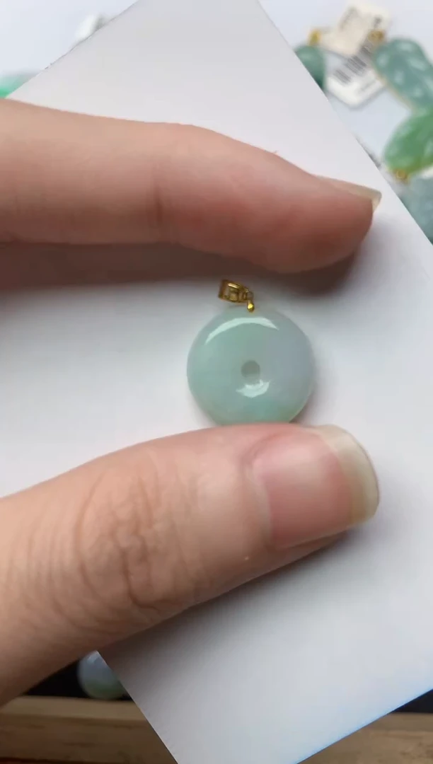 【闪购商品】翡翠颈饰18K金镶嵌26.........