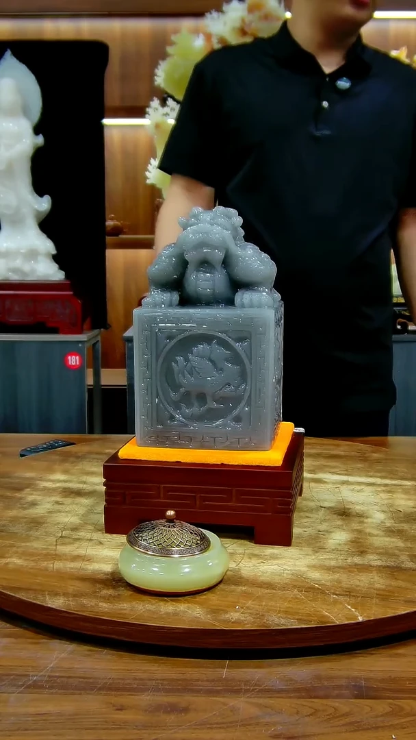 玉尤家居精品家具摆件