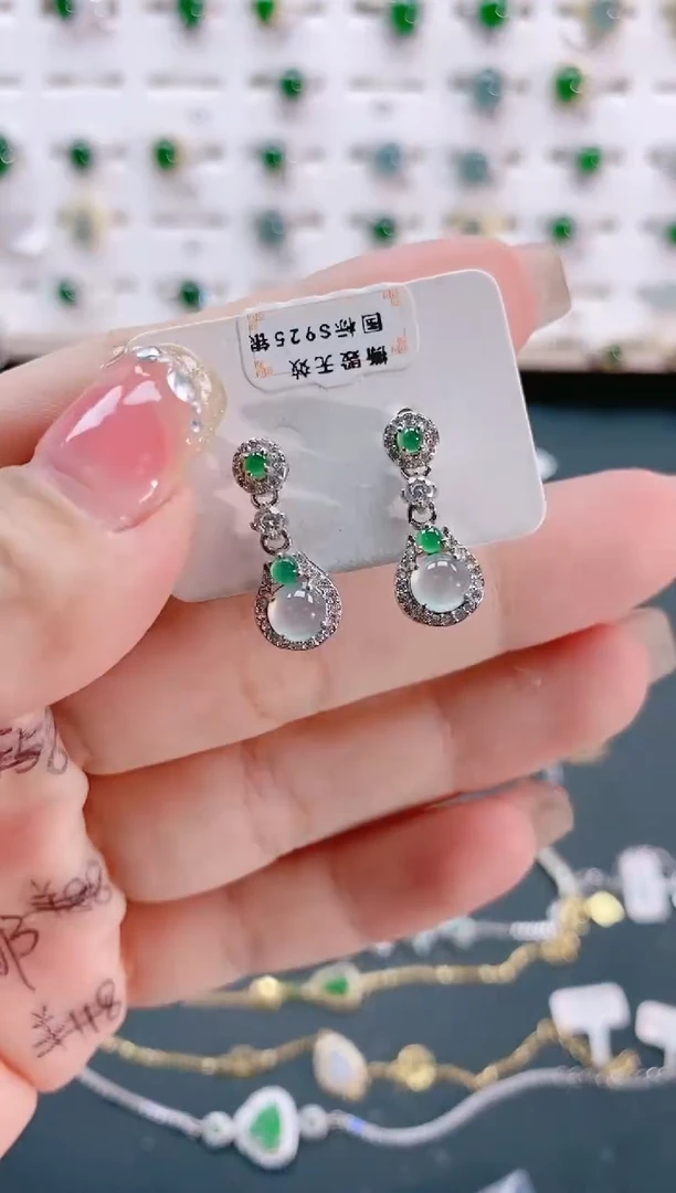 【闪购商品】翡翠耳饰银S925镶嵌天然翡翠