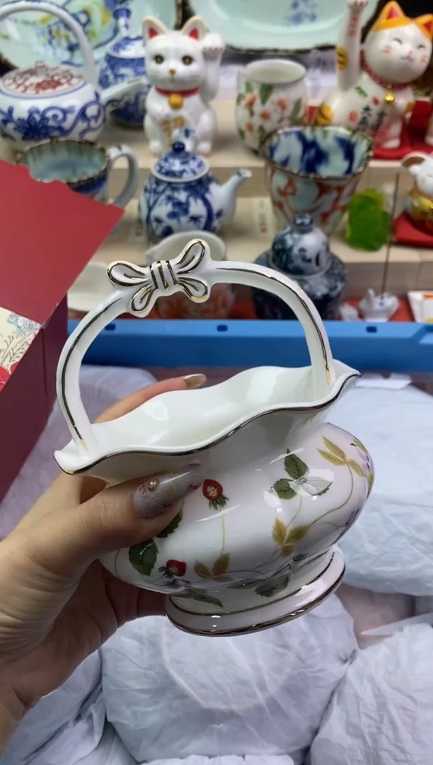 【闪购商品】瓷片隆莲瓷器欢迎大家