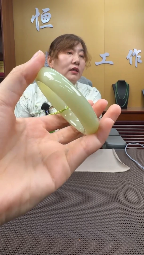 和田玉未镶嵌颈饰手镯56