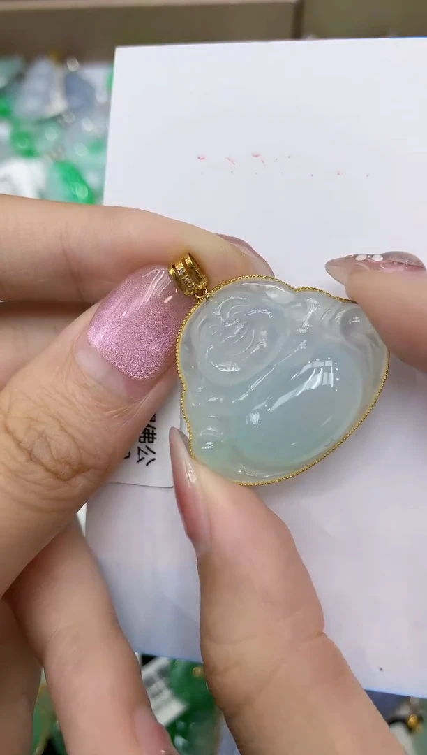 翡翠18K金镶嵌颈饰111111111
